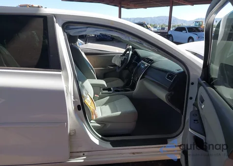 2017 Toyota Camry Le z USA, uszkodzony, nr VIN 4T1BF1FK8HU721737